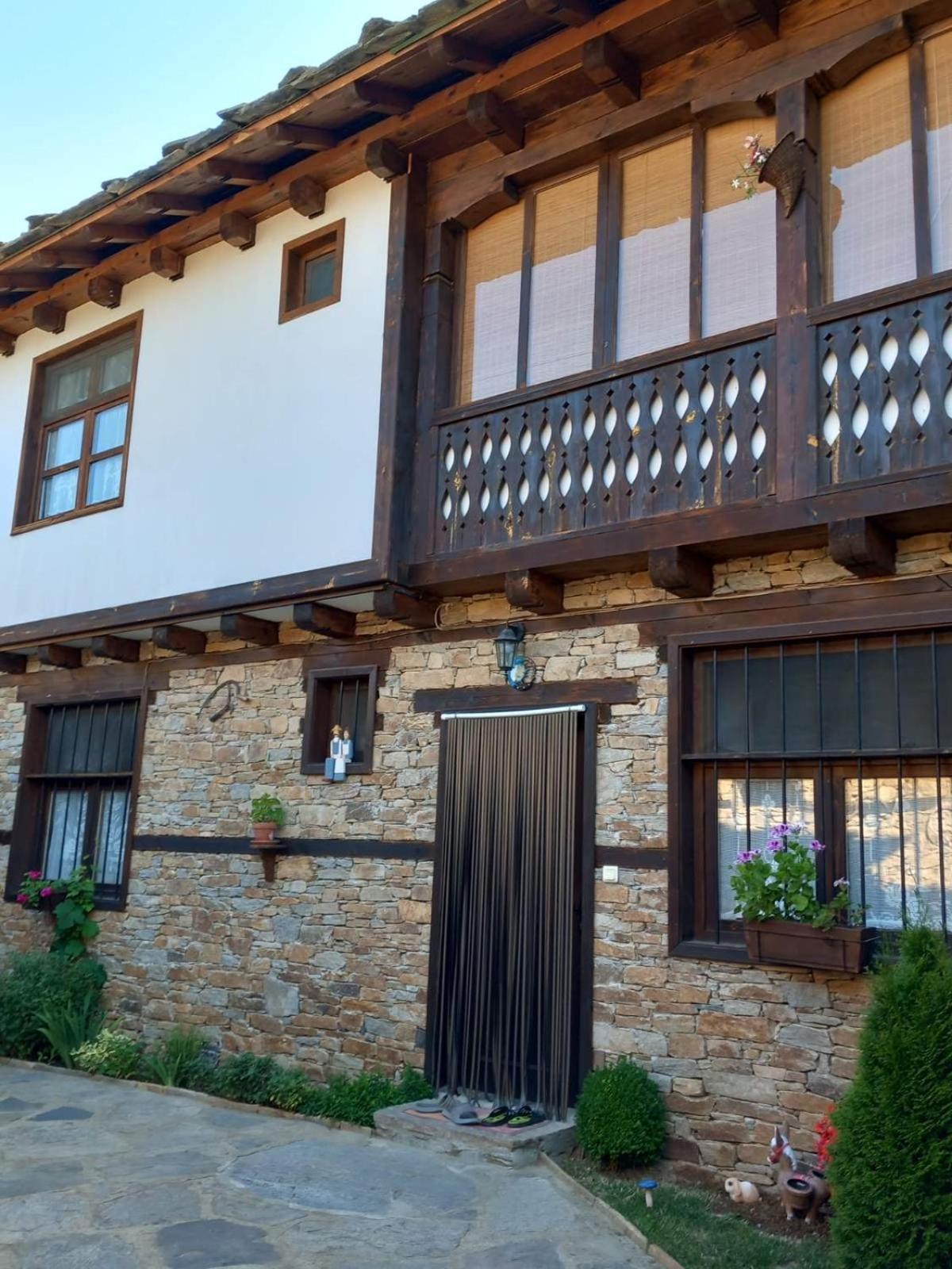 Тодорината Къща Hotel Leshten Exterior photo