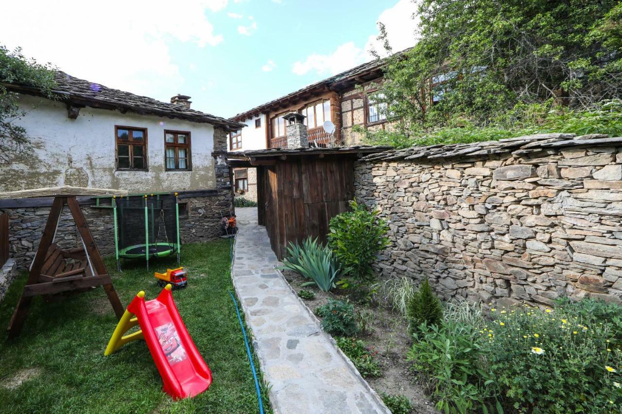 Тодорината Къща Hotel Leshten Exterior photo
