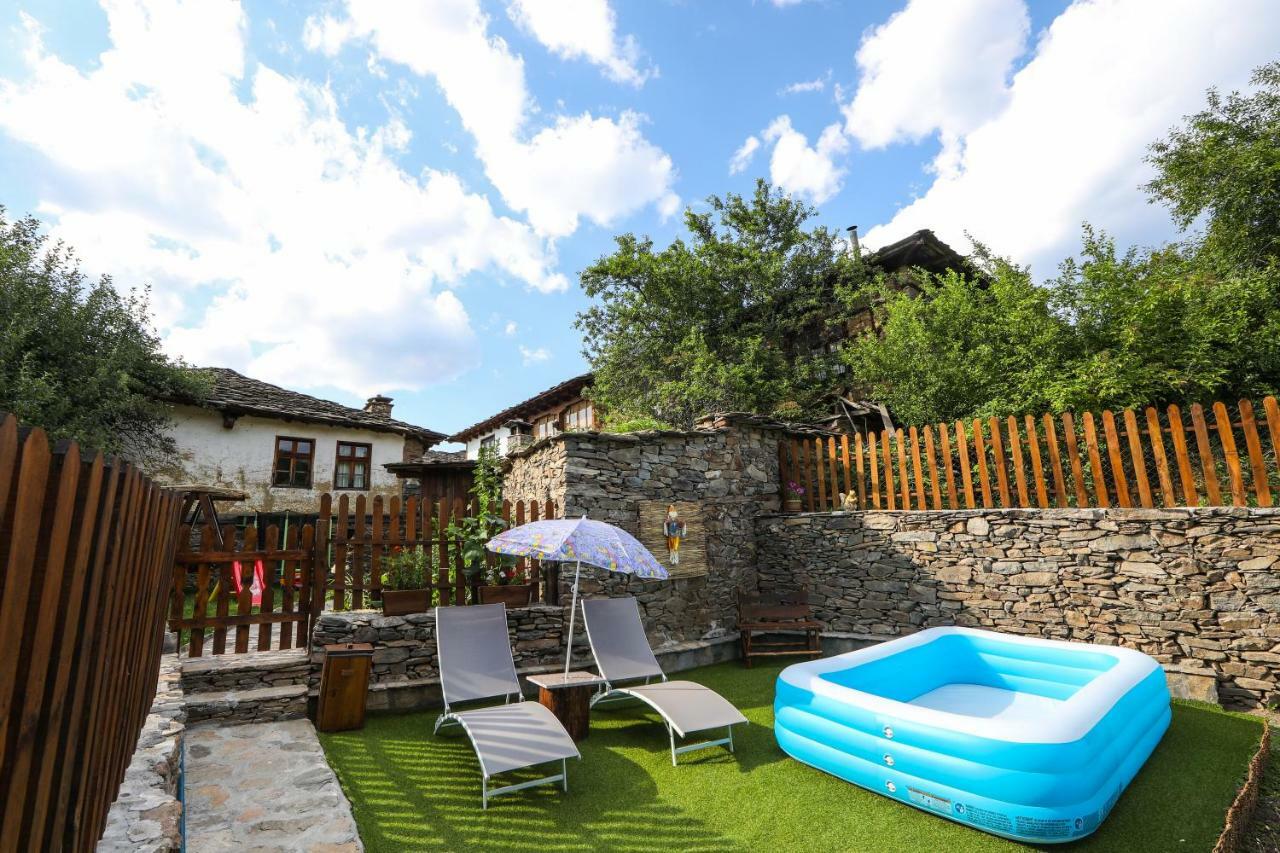 Тодорината Къща Hotel Leshten Exterior photo